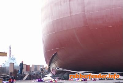 electric welding workers are cutting ropes